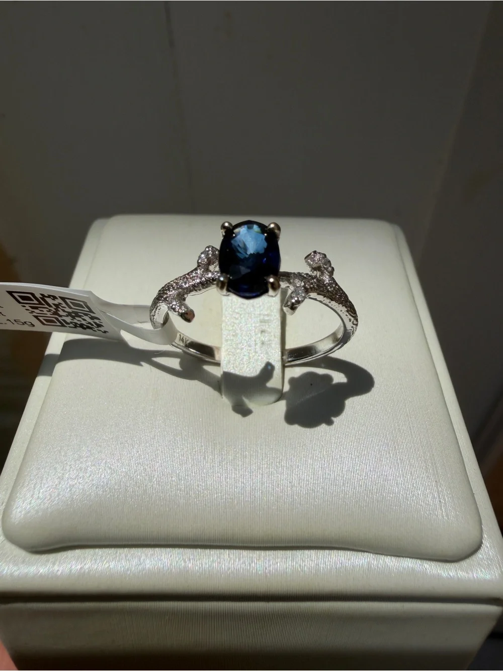 NWT 5x7mm (.8ct) oval‎ cut SAPPHIRE w/ .03ctw accent diamonds, ring in 14kt WG!